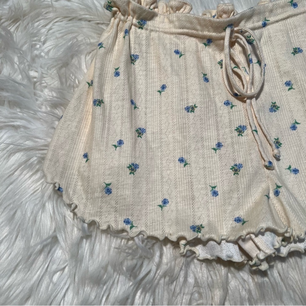 For Love & Lemons Women's Size Medium Pointelle Shorts Butter Yellow Blue Floral - Picture 4 of 10